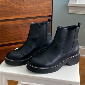 Black Cindy Chelsea Boots